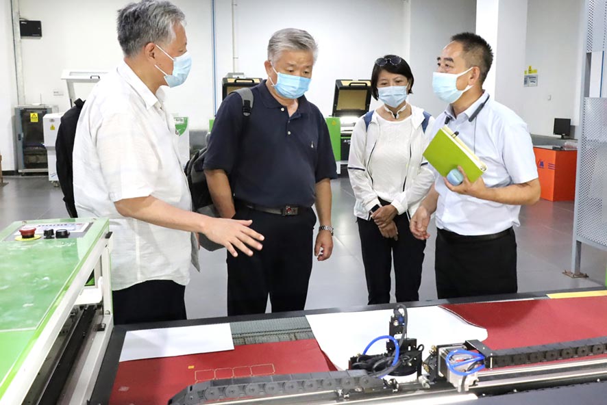 中國機床工具工業(yè)協(xié)會行業(yè)發(fā)展委員會王旭主任一行 蒞臨粵銘激光集團考察調(diào)研 中國機床工具工業(yè)協(xié)會行業(yè)發(fā)展委員會王旭主任一行 蒞臨粵銘激光集團考察調(diào)研