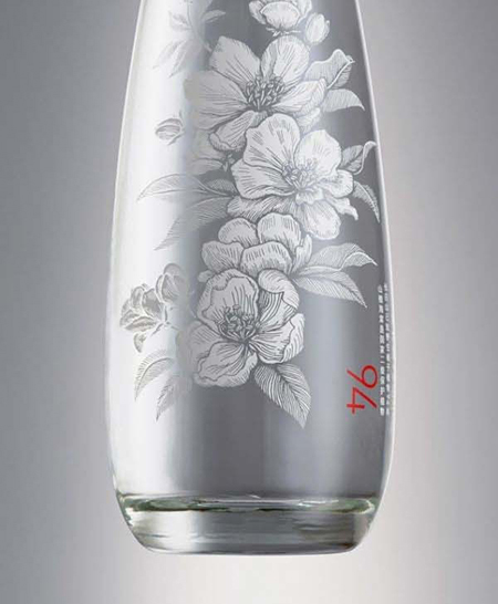 飲料瓶激光打標,飲料瓶激光打標機,飲料激光打標雕刻