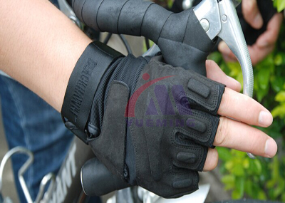 <a href=http://www.wxol.cc/chanpin/69.html target=_blank class=infotextkey>手套激光切割</a>2.jpg